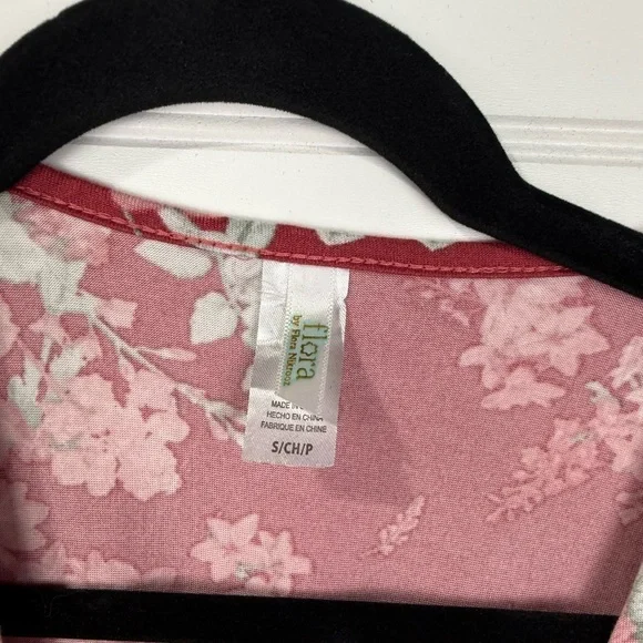 Flora floral bathrobe. Size Small - Picture 3 of 4